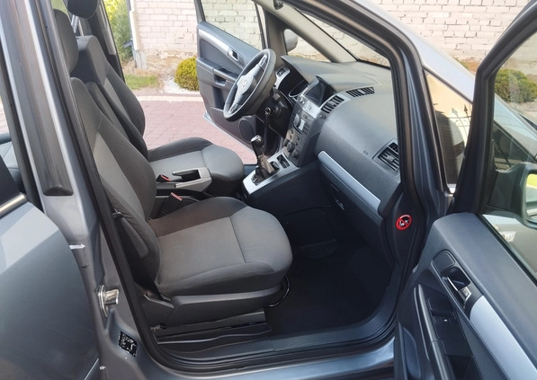 Opel Zafira cena 12999 przebieg: 215500, rok produkcji 2006 z Bodzentyn małe 172